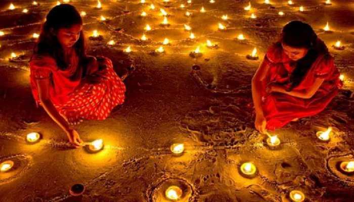 धनबाद: दीपावली से पहले कुम्हारों को सता रहा डर, चाइनीज सामान दे रहे बड़ी चुनौती धनबाद: दीपावली से पहले कुम्हारों को सता रहा डर, चाइनीज सामान दे रहे बड़ी चुनौती