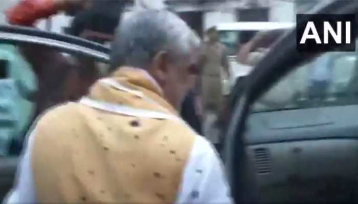 बिहार: अश्विनी चौबे पर स्याही फेंकने वाले युवक ने कहा, 'जो किया सही किया' बिहार: अश्विनी चौबे पर स्याही फेंकने वाले युवक ने कहा, 'जो किया सही किया'