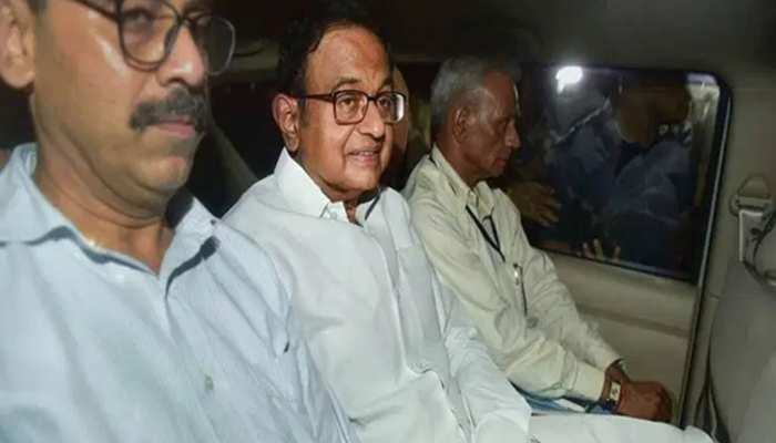 प्रवर्तन निदेशालय ने किया पूर्व वित्त मंत्री पी. चिदंबरम को गिरफ्तार प्रवर्तन निदेशालय ने किया पूर्व वित्त मंत्री पी. चिदंबरम को गिरफ्तार