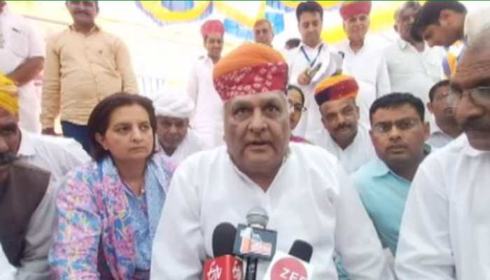 राजस्थान उपचुनाव से पहले एक साथ दिखा मिर्धा परिवार, कांग्रेस के लिए बनी सकारात्मक तस्वीर राजस्थान उपचुनाव से पहले एक साथ दिखा मिर्धा परिवार, कांग्रेस के लिए बनी सकारात्मक तस्वीर