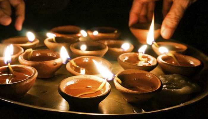 राजस्थान: खुशियों की दिवाली मुहिम में लोकल कारिगरों से खरीदे गए 3 लाख दीपक राजस्थान: खुशियों की दिवाली मुहिम में लोकल कारिगरों से खरीदे गए 3 लाख दीपक