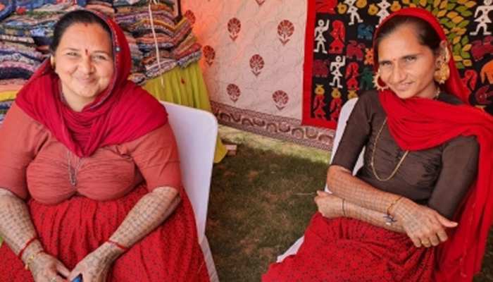 राजस्थान: महिला शिखर सम्मेलन में इस वजह से आकर्षण का केंद्र बनीं ये महिलाएं राजस्थान: महिला शिखर सम्मेलन में इस वजह से आकर्षण का केंद्र बनीं ये महिलाएं