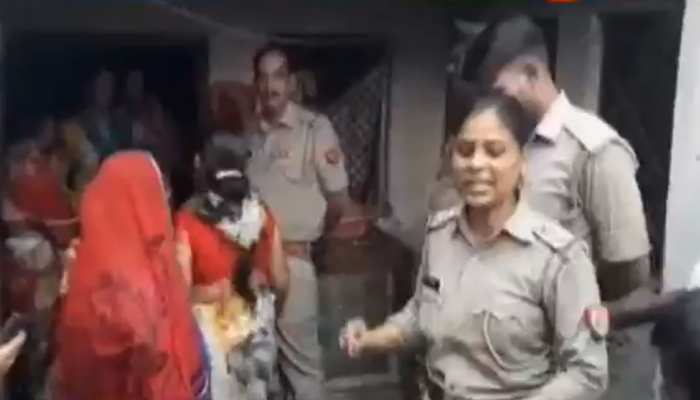 मथुरा के थानों में सुसाइड की घटनाओं से पुलिस परेशान, 3 लोगों की मौत मथुरा के थानों में सुसाइड की घटनाओं से पुलिस परेशान, 3 लोगों की मौत