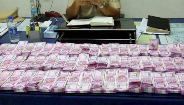 विधानसभा चुनाव की आचार संहिता लागू होने के बाद मुंबई में 15.5 करोड़ की अवैध नकदी जब्त विधानसभा चुनाव की आचार संहिता लागू होने के बाद मुंबई में 15.5 करोड़ की अवैध नकदी जब्त