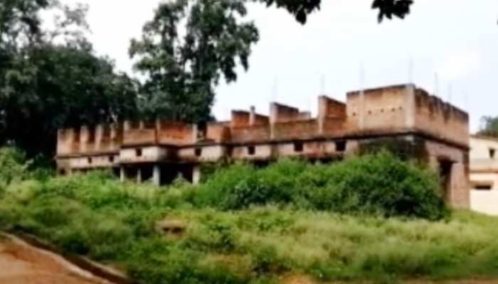 झारखंड: 10 साल में भी नहीं बना नक्सल प्रभावित सारंडा में अस्पताल, लोगों को हो रही परेशानी झारखंड: 10 साल में भी नहीं बना नक्सल प्रभावित सारंडा में अस्पताल, लोगों को हो रही परेशानी