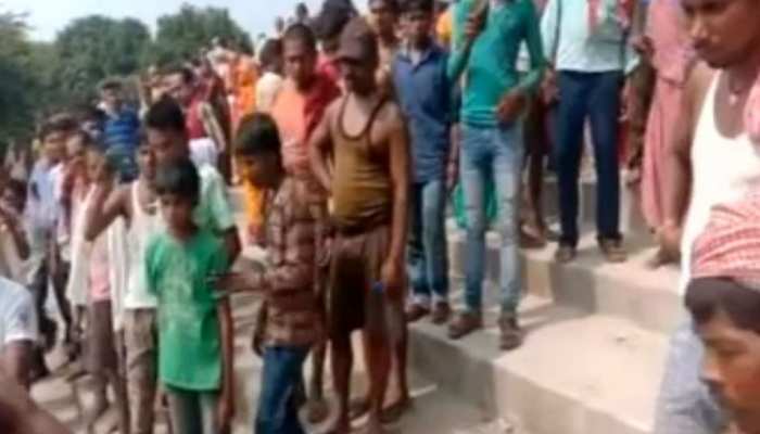 मुजफ्फरपुर के लिए भयावह रहा शुक्रवार का दिन, अलग-अलग घटना में 8 बच्चों की मौत मुजफ्फरपुर के लिए भयावह रहा शुक्रवार का दिन, अलग-अलग घटना में 8 बच्चों की मौत