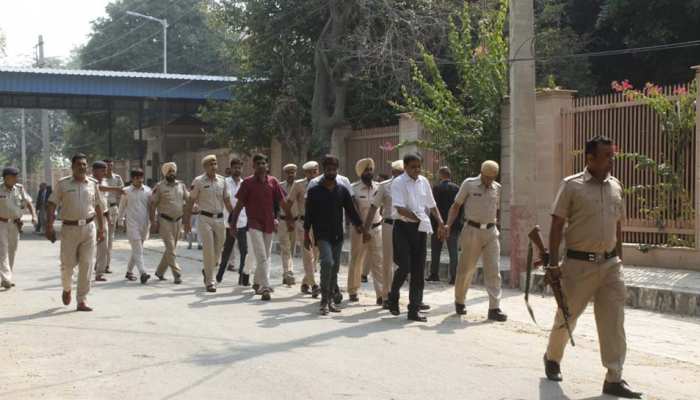 बेटी की आंखों में आंसू देख करवा दी थी समधी की हत्या, 7 को हुई उम्रकैद बेटी की आंखों में आंसू देख करवा दी थी समधी की हत्या, 7 को हुई उम्रकैद