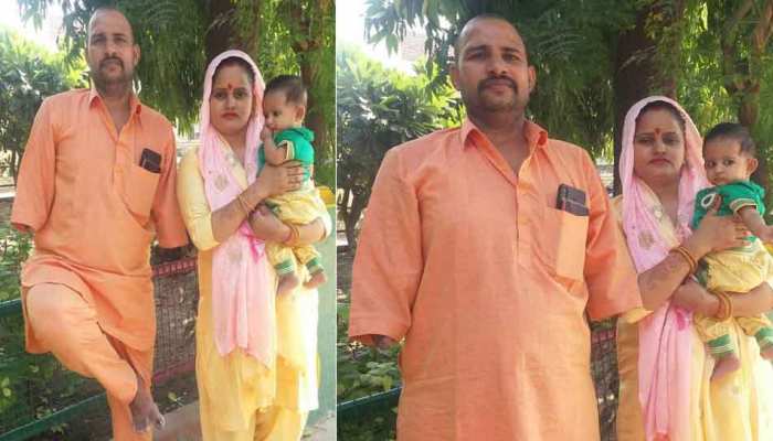 हादसे में दोनों हाथ गंवा चुके शख्स ने ऐसे डाला वोट, दूसरों को भी मतदान के लिए कर रहे प्रेरित हादसे में दोनों हाथ गंवा चुके शख्स ने ऐसे डाला वोट, दूसरों को भी मतदान के लिए कर रहे प्रेरित