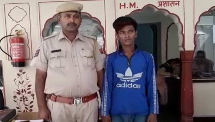 राजस्थान: जेवरात की दुकान में लाखों की चोरी का खुलासा, नौकर ने ही दिया था अंजाम राजस्थान: जेवरात की दुकान में लाखों की चोरी का खुलासा, नौकर ने ही दिया था अंजाम