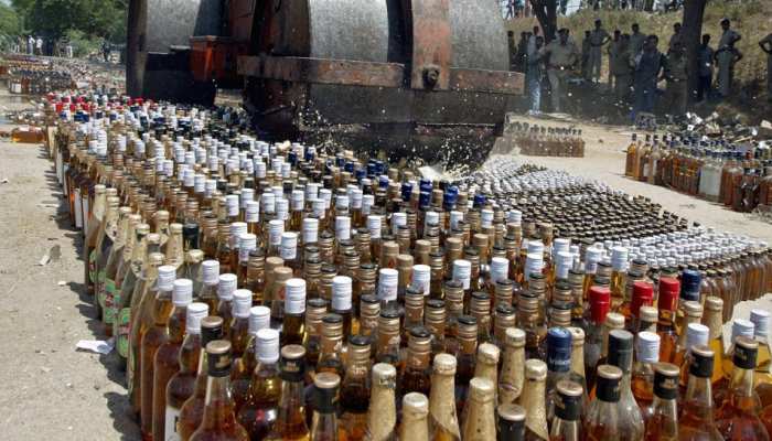 जमुई: आबकारी विभाग ने 5 लाख की शराब की जब्त, वाहन चालक गिरफ्तार जमुई: आबकारी विभाग ने 5 लाख की शराब की जब्त, वाहन चालक गिरफ्तार