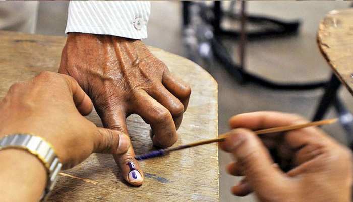 राजस्थान: 2 सीटों पर उपचुनाव में हुई बंपर वोटिंग, 24 अक्टूबर को आएगा रिजल्ट राजस्थान: 2 सीटों पर उपचुनाव में हुई बंपर वोटिंग, 24 अक्टूबर को आएगा रिजल्ट