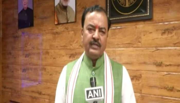 केशव प्रसाद मौर्य बोले, 'सरकार, समाज और पार्टी कमलेश तिवारी के परिवार के साथ खड़ी है' केशव प्रसाद मौर्य बोले, 'सरकार, समाज और पार्टी कमलेश तिवारी के परिवार के साथ खड़ी है'