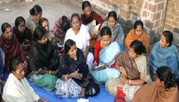 गुमला: राज्य सरकार की इस योजना से महिलाओं को मिल रहा लाभ, दूर हो रही हैं मुश्किलें गुमला: राज्य सरकार की इस योजना से महिलाओं को मिल रहा लाभ, दूर हो रही हैं मुश्किलें