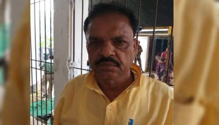 बेलहर सीट पर RJD का हुआ कब्जा, रामदेव यादव ने JDU के लालधारी को दी मात बेलहर सीट पर RJD का हुआ कब्जा, रामदेव यादव ने JDU के लालधारी को दी मात