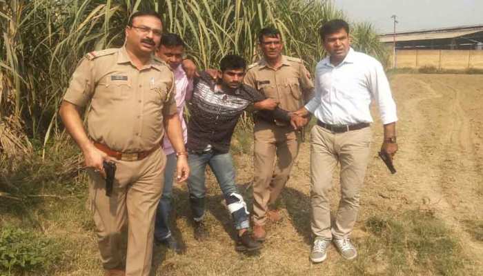मुजफ्फरनगर: यूपी पुलिस ने मुठभेड़ में पकड़ा इनामी बदमाश, सिपाही हुआ घायल मुजफ्फरनगर: यूपी पुलिस ने मुठभेड़ में पकड़ा इनामी बदमाश, सिपाही हुआ घायल