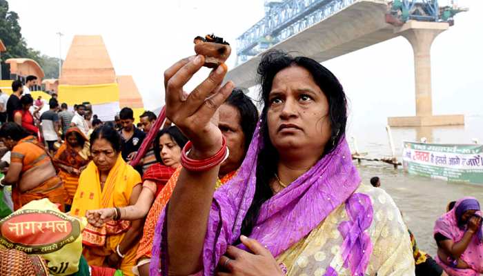 पटना: छठ की तैयारी में जुटा प्रशासन, गंगा नदी में तैनात रहेंगे NDRF के 450 जवान