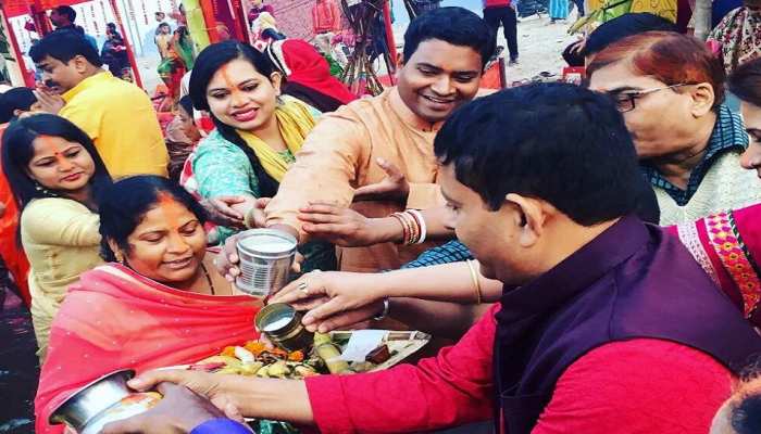पटना: 12 साल पहले सुनाई थी फ्रांस में गाथा, अब इस IPS ने फ्रेंच में लिखा छठ पर लेख पटना: 12 साल पहले सुनाई थी फ्रांस में गाथा, अब इस IPS ने फ्रेंच में लिखा छठ पर लेख
