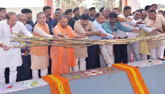 CM योगी बोले, 'अब सरकार गन्ना किसानों से पूछेगी भुगतान हुआ की नहीं' CM योगी बोले, 'अब सरकार गन्ना किसानों से पूछेगी भुगतान हुआ की नहीं'