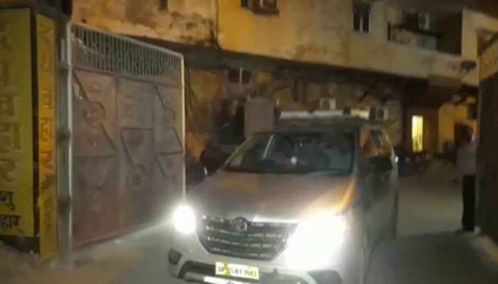 वाराणसी में सीबीआई ने की छापेमारी, बैंक फ्रॉड से जुड़ा है पूरा मामला वाराणसी में सीबीआई ने की छापेमारी, बैंक फ्रॉड से जुड़ा है पूरा मामला