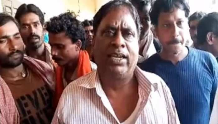 मुंगेर: सफाईकर्मियों ने किया हंगामा, कहा- मांगें नहीं मानी गई तो करेंगे हड़ताल मुंगेर: सफाईकर्मियों ने किया हंगामा, कहा- मांगें नहीं मानी गई तो करेंगे हड़ताल