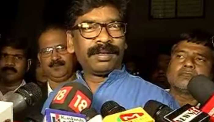 रांची: लालू से मिले हेमंत सोरेन, BJP बोली- CM पद के लिए घुटने टेक रहे JMM कार्यकारी चीफ रांची: लालू से मिले हेमंत सोरेन, BJP बोली- CM पद के लिए घुटने टेक रहे JMM कार्यकारी चीफ