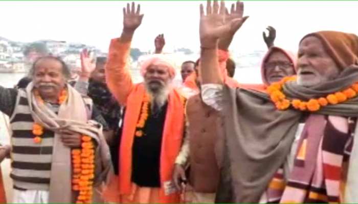 अजमेर: पुष्कर धार्मिक मेले में शाही स्नान आज, गाजे-बाजे के साथ निकाली गई शोभायात्रा अजमेर: पुष्कर धार्मिक मेले में शाही स्नान आज, गाजे-बाजे के साथ निकाली गई शोभायात्रा