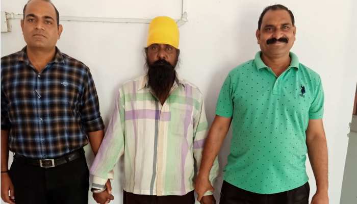 कबाड़ से बना दिए 500 अवैध हथियार, जानिए क्या है हुनरमंद सिकलीगर जाति का इतिहास कबाड़ से बना दिए 500 अवैध हथियार, जानिए क्या है हुनरमंद सिकलीगर जाति का इतिहास