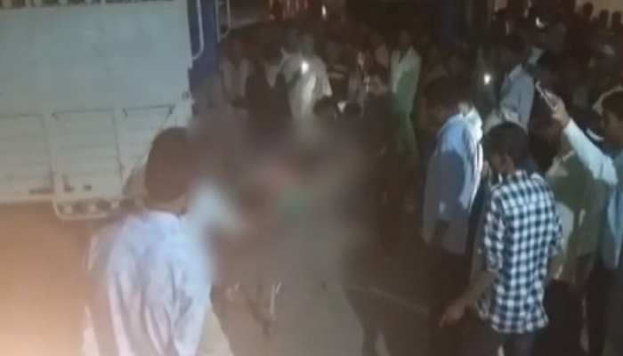 सीकर: क्रूजर जीप और मिनी बस के बीच हुआ भीषण हादसा, 8 लोगों की हुई मौत सीकर: क्रूजर जीप और मिनी बस के बीच हुआ भीषण हादसा, 8 लोगों की हुई मौत