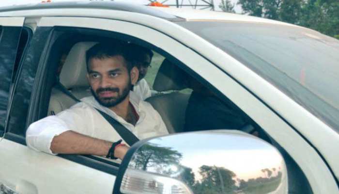 वाराणसी में दुर्घटनाग्रस्त हुई तेजप्रताप यादव की BMW, ऑटो ने मारी टक्कर वाराणसी में दुर्घटनाग्रस्त हुई तेजप्रताप यादव की BMW, ऑटो ने मारी टक्कर