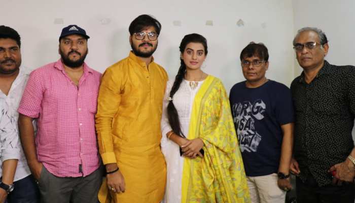 फिल्म 'शुभ घड़ी आयो' में पहली बार दिखेगी कल्लू-अक्षरा सिंह की जोड़ी, शुरू हुई शूटिंग फिल्म 'शुभ घड़ी आयो' में पहली बार दिखेगी कल्लू-अक्षरा सिंह की जोड़ी, शुरू हुई शूटिंग