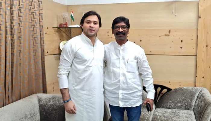 झारखंड विधानसभा चुनाव 2019: ताल ठोक रहा महागठबंधन, NDA में दिख रहा बिखराव झारखंड विधानसभा चुनाव 2019: ताल ठोक रहा महागठबंधन, NDA में दिख रहा बिखराव