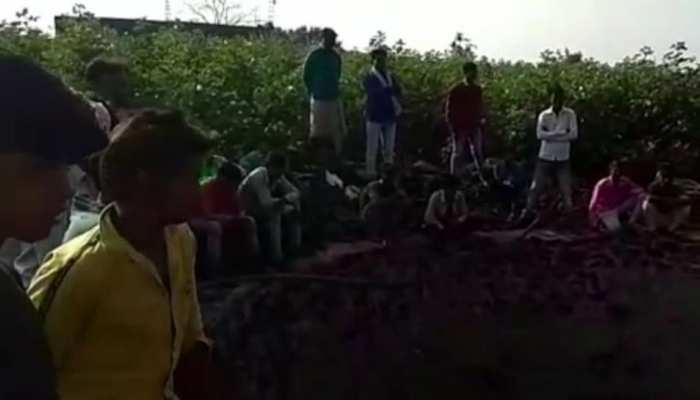 रतलाम: बच्ची को बचाने के लिए मां ने कुएं में लगा दी छलांग, फिर... रतलाम: बच्ची को बचाने के लिए मां ने कुएं में लगा दी छलांग, फिर...