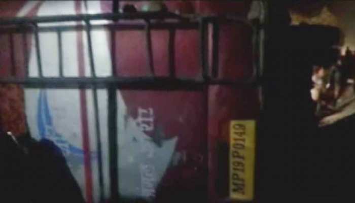 मध्य प्रदेशः मैहर के पास पलटी कार्यक्रम से लौट रही बस, 3 की मौत, 2 दर्जन से अधिक घायल मध्य प्रदेशः मैहर के पास पलटी कार्यक्रम से लौट रही बस, 3 की मौत, 2 दर्जन से अधिक घायल