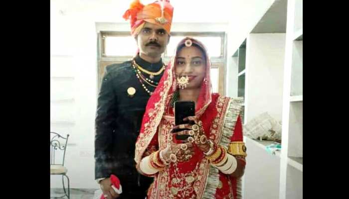 जयपुर: 11 लाख का दहेज लौटाने के लिए दूल्हे ने जोड़े हाथ, शगुन में लिए 11 रुपये जयपुर: 11 लाख का दहेज लौटाने के लिए दूल्हे ने जोड़े हाथ, शगुन में लिए 11 रुपये