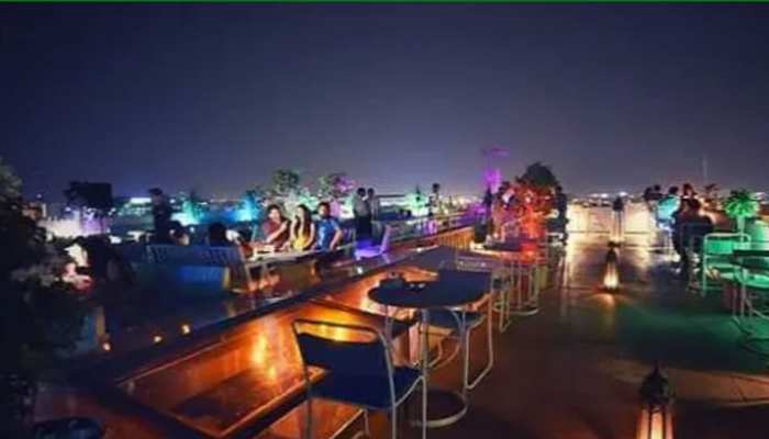 जयपुर: नहीं ले सकेंगे रूफटॉप रेस्टोरेंट्स का मजा, इस वजह से हो रही कार्रवाई जयपुर: नहीं ले सकेंगे रूफटॉप रेस्टोरेंट्स का मजा, इस वजह से हो रही कार्रवाई