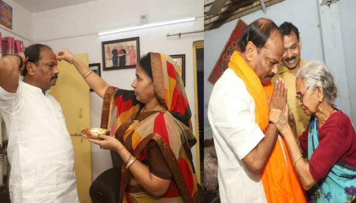 झारखंड: नॉमिनेशन से पहले रघुवर दास ने लिया मां का आशीर्वाद, पत्नी ने लगाया तिलक झारखंड: नॉमिनेशन से पहले रघुवर दास ने लिया मां का आशीर्वाद, पत्नी ने लगाया तिलक