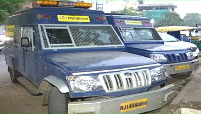 जयपुर: नई तकनीक से लैश होगी बैंक कैश को ATM तक ले जाने वाली वैन जयपुर: नई तकनीक से लैश होगी बैंक कैश को ATM तक ले जाने वाली वैन