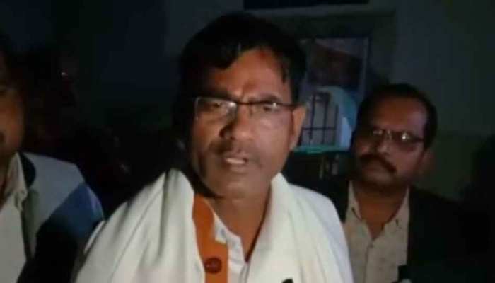 UP: मामूली सी कहासुनी में BJP विधायक पर तान दी पिस्टल, चला दी गोली और फिर... UP: मामूली सी कहासुनी में BJP विधायक पर तान दी पिस्टल, चला दी गोली और फिर...