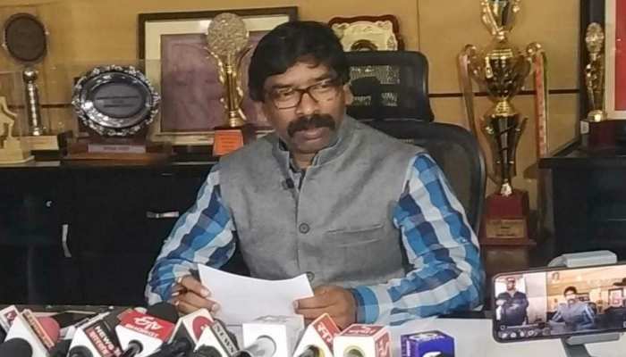 झारखंड विधानसभा: हेमंत सोरेन ने साधा BJP पर निशाना, सीएम की मदमस्त हाथी से की तुलना झारखंड विधानसभा: हेमंत सोरेन ने साधा BJP पर निशाना, सीएम की मदमस्त हाथी से की तुलना