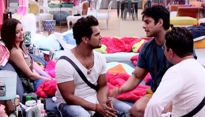 बिग बॉस 13: घर से बाहर आते ही फूटा खेसारीलाल का गुस्सा, एविक्शन पर उठाए सवाल बिग बॉस 13: घर से बाहर आते ही फूटा खेसारीलाल का गुस्सा, एविक्शन पर उठाए सवाल