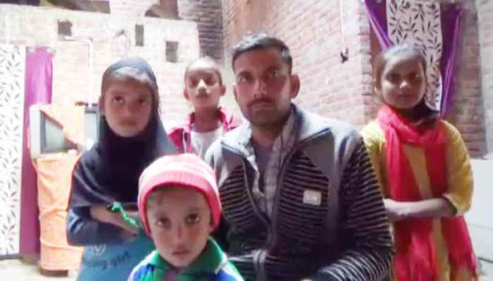 8 साल की उम्र में बना था सलीम, अब बना सुशील, पड़ोसी ने दी अंजाम भुगतने की धमकी 8 साल की उम्र में बना था सलीम, अब बना सुशील, पड़ोसी ने दी अंजाम भुगतने की धमकी