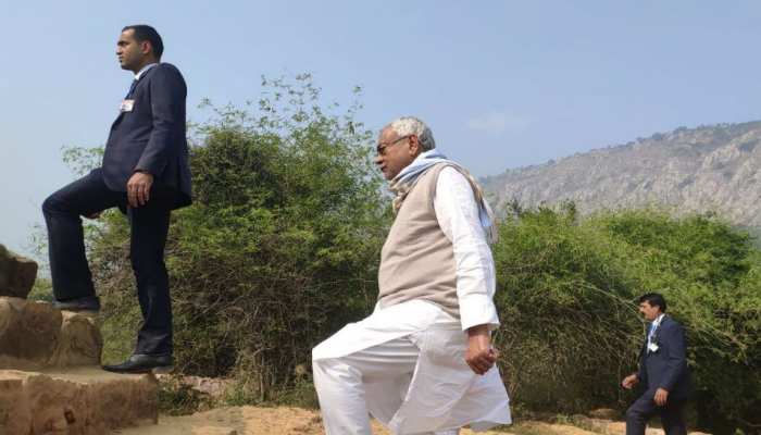 बिहार: नीतीश ने नालंदा के हिरण्य पर्वत का किया निरीक्षण, लगाया जाएगा सोलर प्लांट बिहार: नीतीश ने नालंदा के हिरण्य पर्वत का किया निरीक्षण, लगाया जाएगा सोलर प्लांट