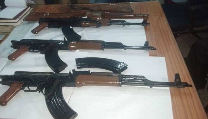 बिहार में 3 अवैध मिनी बंदूक कारखानों का भंडाफोड़, 5 गिरफ्तार बिहार में 3 अवैध मिनी बंदूक कारखानों का भंडाफोड़, 5 गिरफ्तार