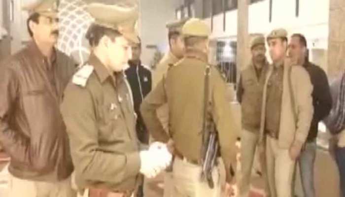 गाजियाबाद: दोहरे हत्याकांड से सनसनी, मेहंदी समारोह में शामिल होने आए थे दोनों गाजियाबाद: दोहरे हत्याकांड से सनसनी, मेहंदी समारोह में शामिल होने आए थे दोनों