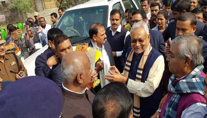 मोतिहारी: CM नीतीश बोले- हमारी सरकार ने हर तबके का किया विकास, राज्य का बढ़ा बजट मोतिहारी: CM नीतीश बोले- हमारी सरकार ने हर तबके का किया विकास, राज्य का बढ़ा बजट