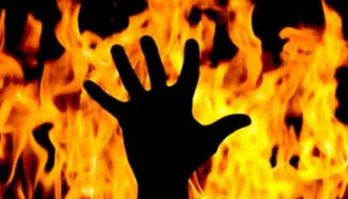 उन्नाव रेप पीड़िता की हालत गंभीर, भाई से की बात, कहा- आरोपियों को छोड़ना नहीं उन्नाव रेप पीड़िता की हालत गंभीर, भाई से की बात, कहा- आरोपियों को छोड़ना नहीं