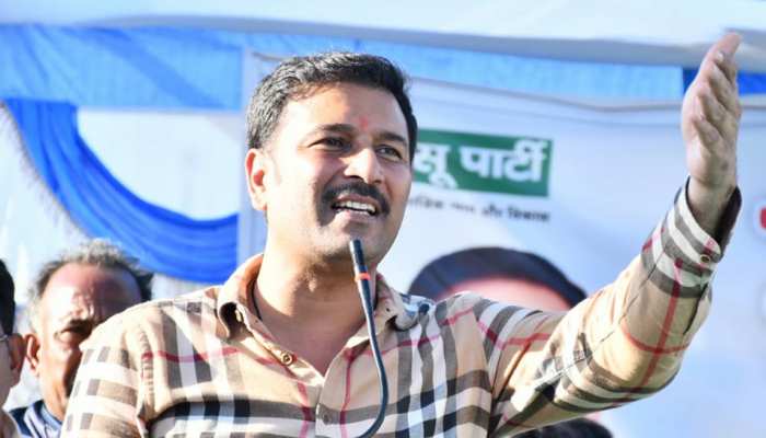झारखंड चुनाव: सिल्ली सीट पर टिकी सभी की निगाहें, चौथी बार मैदान में हैं सुदेश महतो झारखंड चुनाव: सिल्ली सीट पर टिकी सभी की निगाहें, चौथी बार मैदान में हैं सुदेश महतो