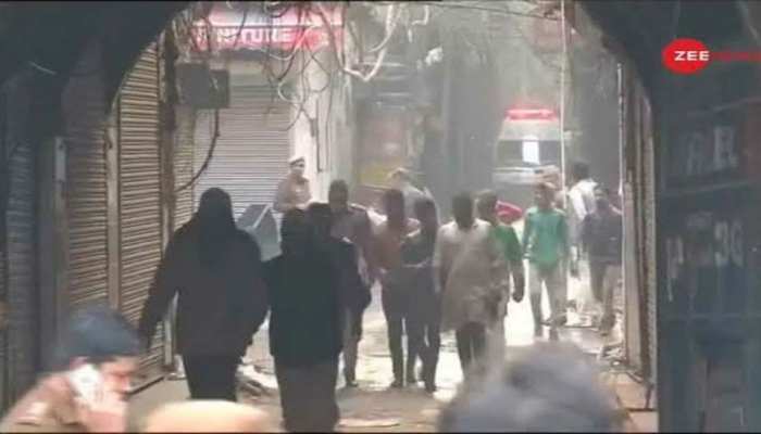 बिहार: सहरसा के एक ही गांव के 7 लोगों की दिल्ली अग्निकांड में हुई मौत, इलाके में पसरा मातम बिहार: सहरसा के एक ही गांव के 7 लोगों की दिल्ली अग्निकांड में हुई मौत, इलाके में पसरा मातम
