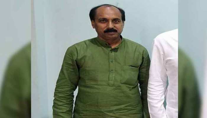 बुलंदशहर: छात्रा से गैंगरेप के आरोपी नगर पंचायत चेयरमैन और उसके भाई ने किया सरेंडर बुलंदशहर: छात्रा से गैंगरेप के आरोपी नगर पंचायत चेयरमैन और उसके भाई ने किया सरेंडर