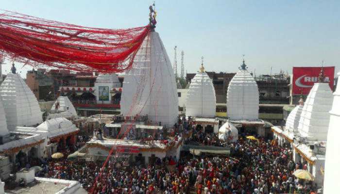 झारखंड चुनाव: देवघर में प्रत्याशियों की आस्था दांव पर, दिलचस्प बना मुकाबला झारखंड चुनाव: देवघर में प्रत्याशियों की आस्था दांव पर, दिलचस्प बना मुकाबला
